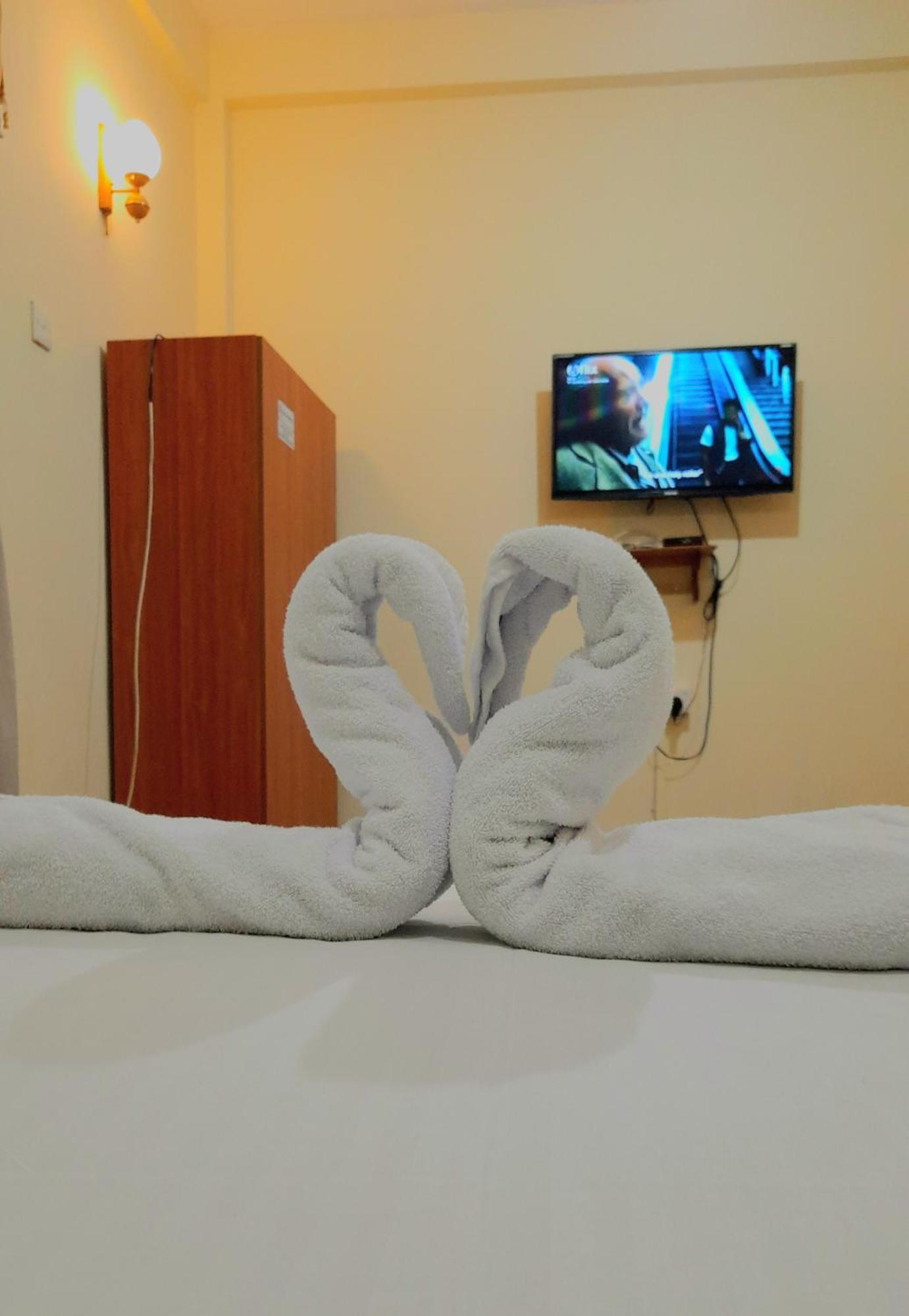 Madara Hotel Горана Екстер'єр фото